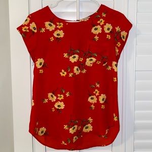 red lily white top size small